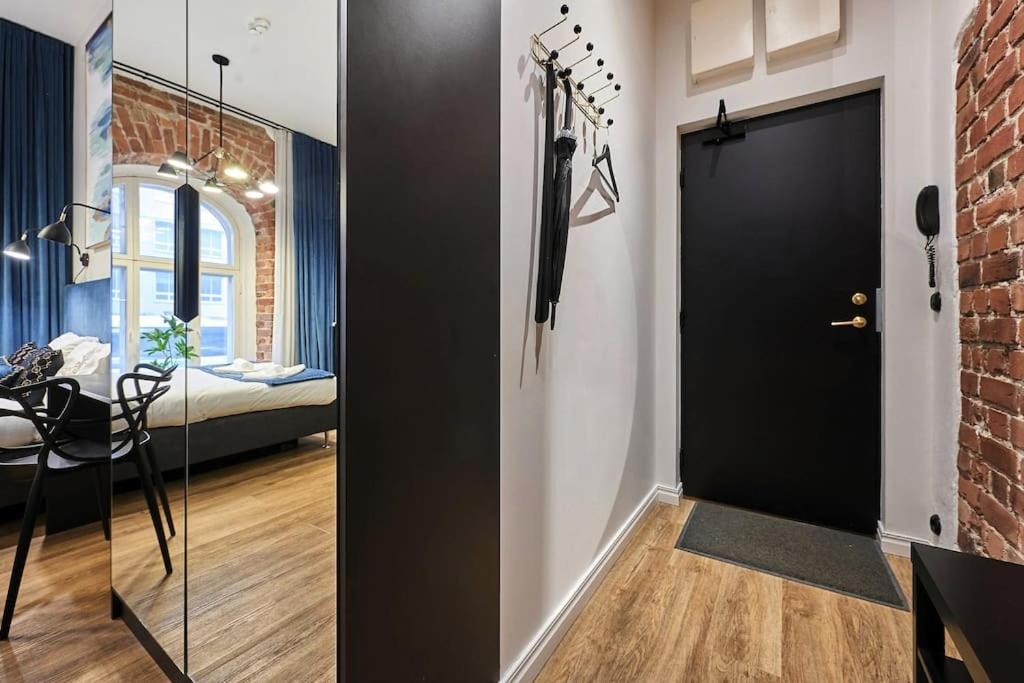 Urban-Glam City Centre Studio With A Gym And Terrace Таллин Экстерьер фото
