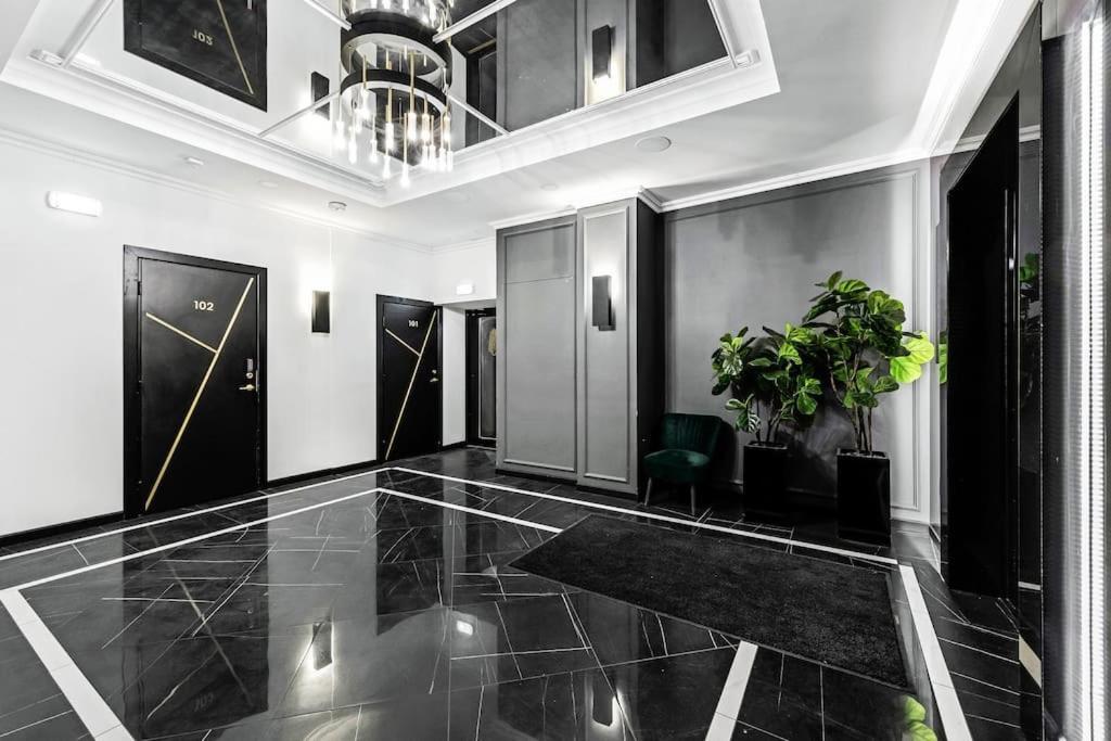 Urban-Glam City Centre Studio With A Gym And Terrace Таллин Экстерьер фото